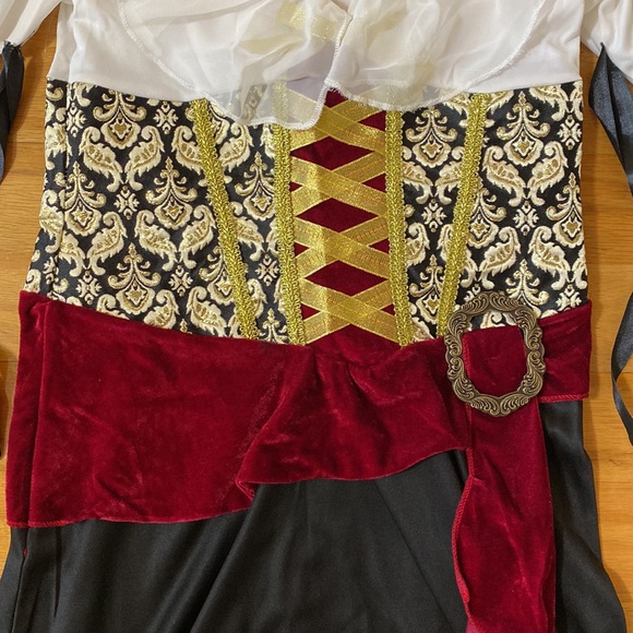 Leg Avenue High Seas Wench Pirate Costume - Picture 7 of 8